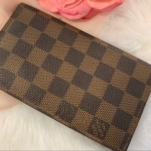 Louis Vuitton Damier Checkbook credit card